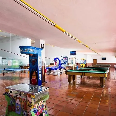 S. Soares Clube Praia Da Rocha 公寓 *